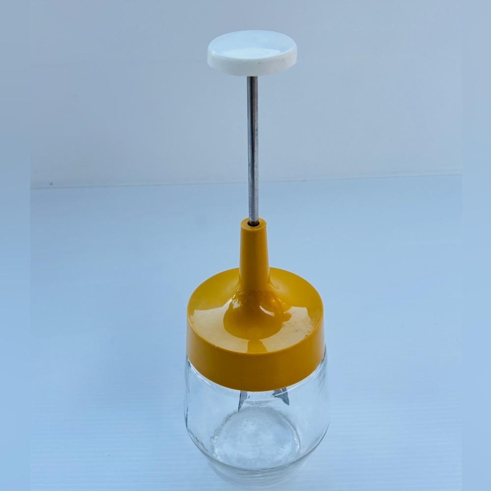 Androck Glass Nut Chopper Yellow Lid Kitchen Tool Vintage